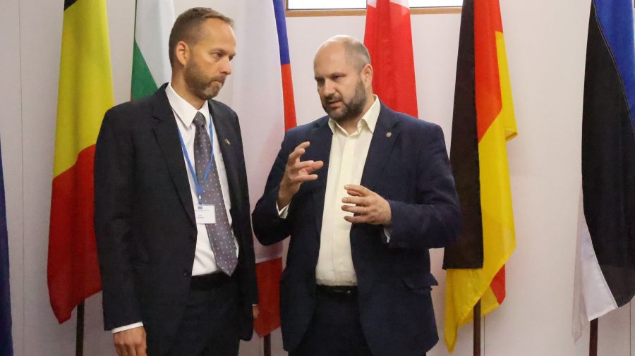 FOTO Parlicov a adunat în jurul său ambasadorii europeni: Am explicat ce face Guvernul pentru a se pregăti de iarnă