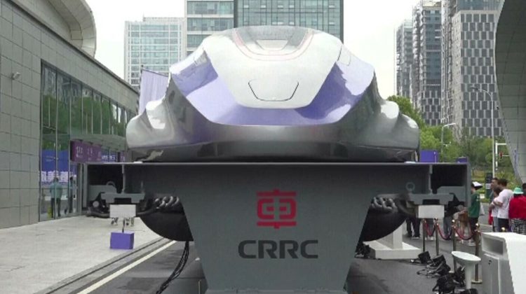 Cel mai rapid tren din lume a fost prezentat în China. Poate circula cu 600 de kilometri pe oră