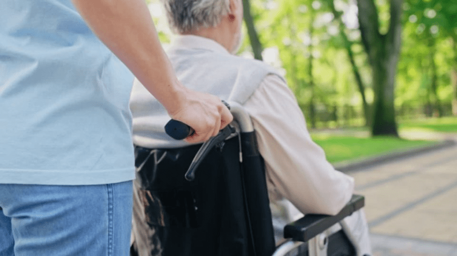 O moldoveancă a moștenit 1 milion de euro de la italianul de care îngrijea în ultimii ani de viață
