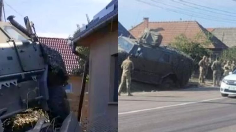 VIDEO „Operațiune” NATO la Covasna: O blindată a rupt gardul unei gospodării și mai nu a dat peste casă