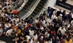 VIDEO Sfârșitul lumii? NU. Bătaie la un mall din Dubai, unde oamenii s-au călcat în picioare pentru noul iPhone 15