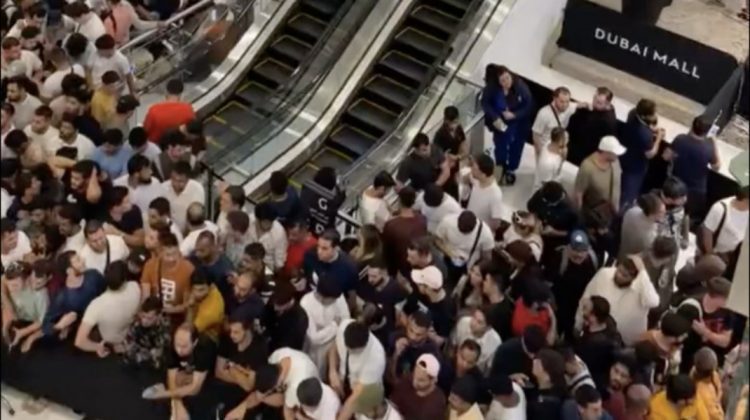 VIDEO Sfârșitul lumii? NU. Bătaie la un mall din Dubai, unde oamenii s-au călcat în picioare pentru noul iPhone 15