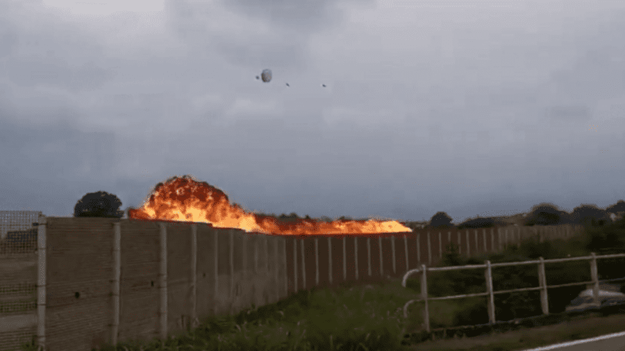 VIDEO Tragedie în Italia! Un avion militar s-a prăbușit peste o mașină la un miting aviatic. O fetiță de 5 ani a murit
