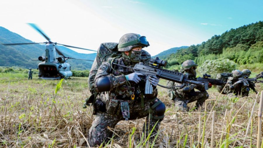 Oamenii nu prea vor în armată… Liderii europeni se gândesc la introducerea serviciului militar obligatoriu