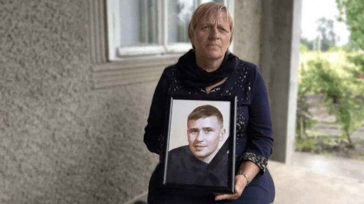 VIDEO Declarațiile cutremurătoare ale unei mame din Glodeni, care și-a găsit fiul fără suflare: Te temeai să-l cuprinzi