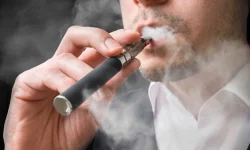 România interzice vânzarea ţigărilor electronice persoanelor sub 18 ani