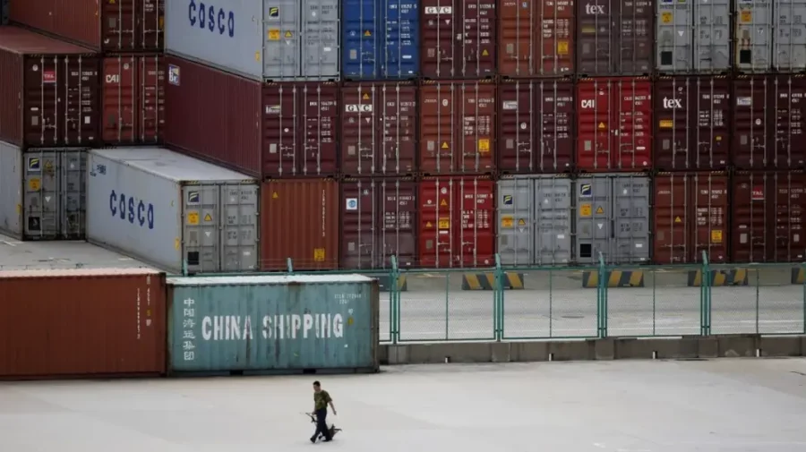 Comerțul dintre Rusia și China a explodat. Aglomerație de containere de transport spre Federația Rusă