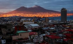 Autoritățile din Napoli fac planuri de evacuare a populației! Există riscul unei erupții într-o zonă vulcanică