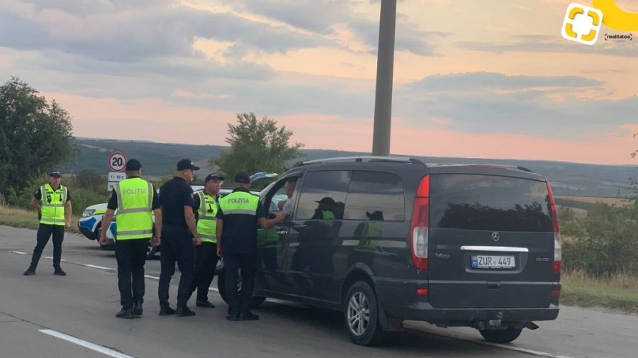 VIDEO Scandal între un șofer și polițiști, în timpul filtrului de la Băcioi. A intervenit șeful Poliției Naționale!