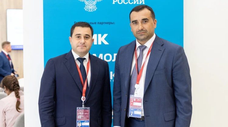 Candidatul PSRM la primăria Chișinău, Adrian Albu, se află la Vladivostok, alături de Putin, la Forumul Economic Estic