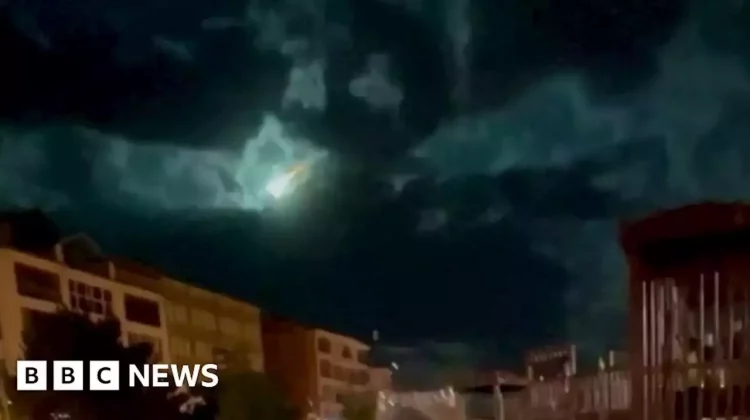 VIDEO Spectacol pe cerul Turciei. Un meteorit de mari dimensiuni a pătruns în atmosfera Pământului