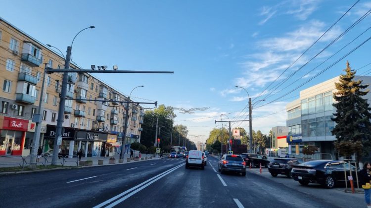 FOTO cu noua trecere semaforizată din strada Kiev. Cea veche a fost desființată
