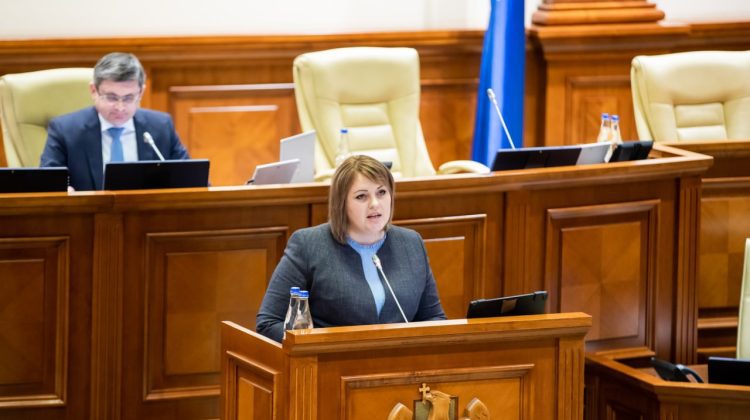 VIDEO Deputații au permis. Irina Lozovan a rămas fără imunitate parlamentară