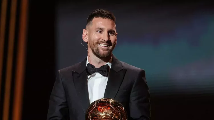 Leo Messi a câștigat „Balonul de Aur”. Este a opta oară când a fost desemnat cel mai bun fotbalist al planetei