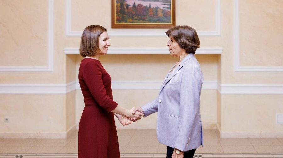 FOTO Maia Sandu a dat mâna cu șefa diplomației franceze. „Moldovenii sunt profund recunoscători…”