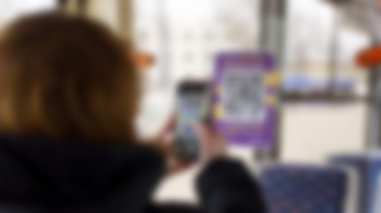 Unii taxatori nu acceptă achitarea prin sms a biletului pentru călătoria cu troleibuzul. Caz din capitală