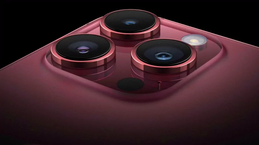 Telefonul mai bun decât iPhone 15 Pro Max, potrivit experților. A fost lansat la doar câteva săptămâni după Apple