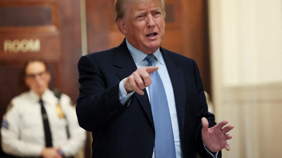 Trump, amendat cu 10.000 de dolari, în urma unor comentarii înainte de procesul civil în care este judecat