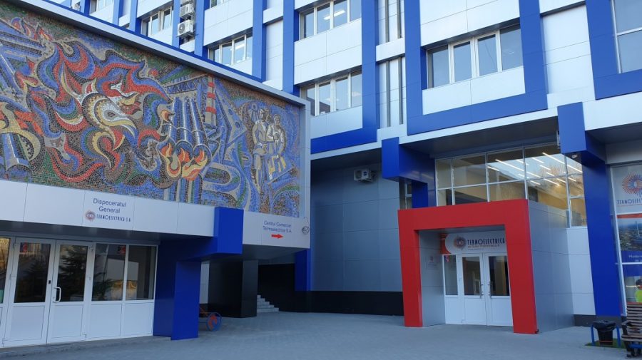 A avut loc o deflagrație pe acoperișul sediului „Termoelectrica”