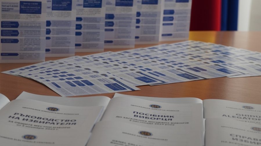 CEC a editat materiale în șase limbi pentru a informa alegătorii despre scrutinul din toamnă. O premieră!