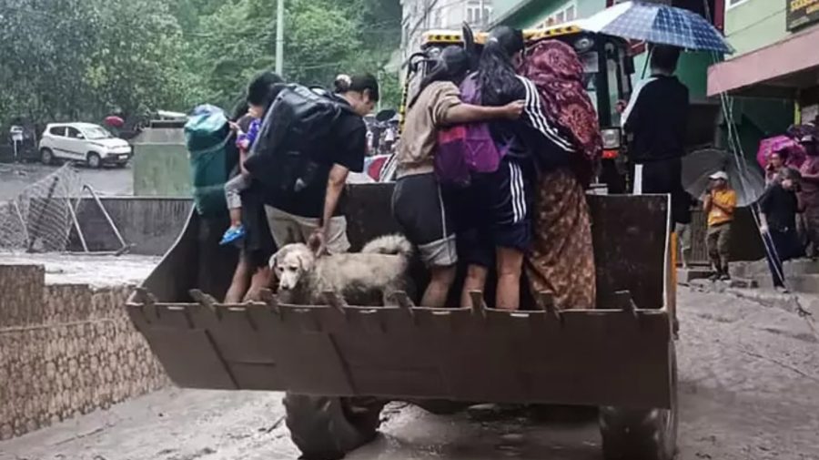 Peste 100 de dispăruți și cel puțin 14 morți. Inundații dezastruoase în India, după ce un lac glaciar s-a revărsat