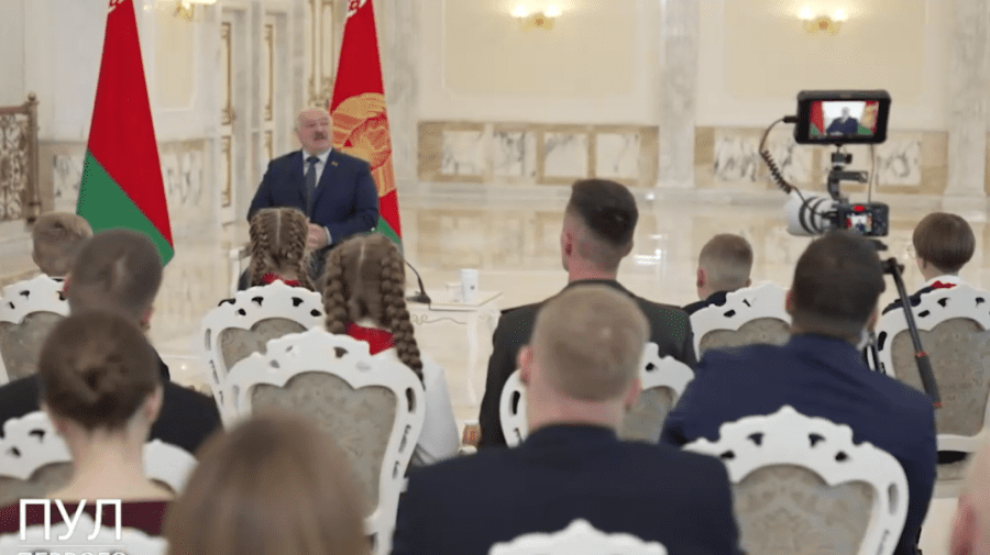 STOP CADRU Lukașenko a încremenit, când s-a văzut vorbind în limba franceză