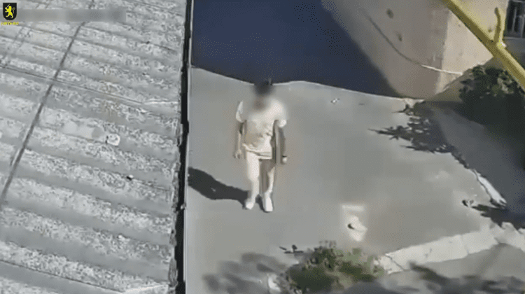VIDEO Un tânăr de 21 de ani a jefuit două femei în plină stradă, în Chișinău. Riscă 5 ani de închisoare