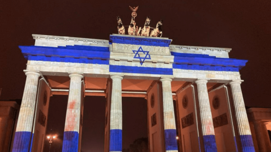 FOTO Solidaritate cu Israel. Mai multe clădiri din întreaga lume au fost luminate în culorile drapelului israelian