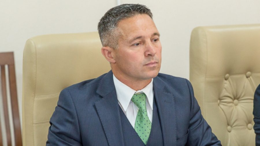 Teodor Cârnaț s-a răzgândit să mai intre în lupta pentru șefia Primăriei Chișinău