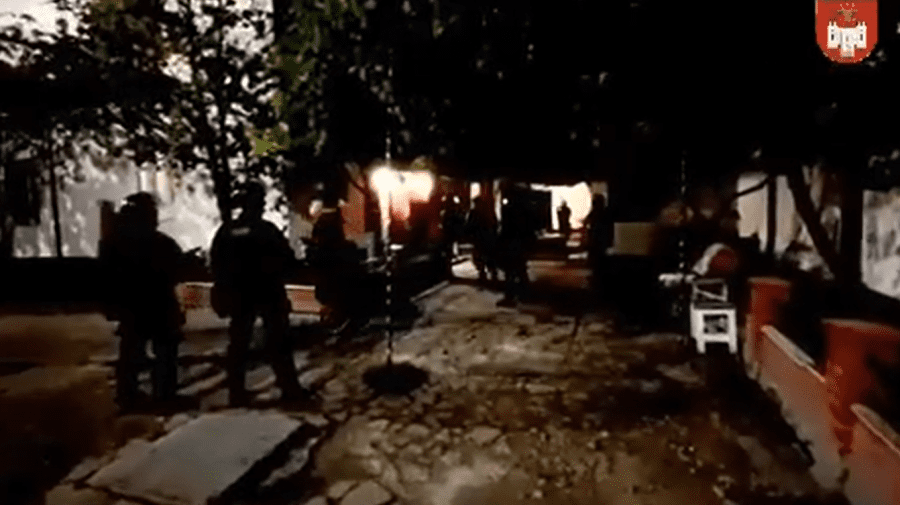 VIDEO Deținuții de la Cricova s-au trezit cu mascații la ușă. Ce obiecte au fost ridicate