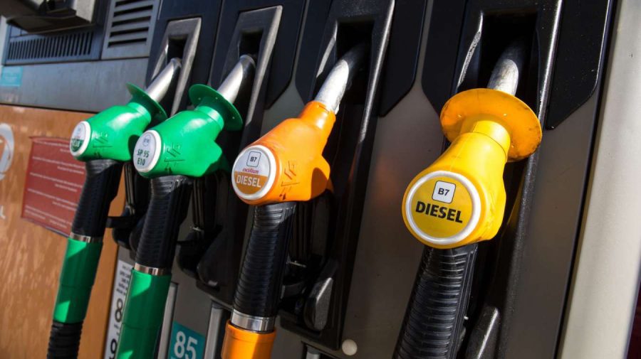 Prețul benzinei crește cu un ban. Cât costă litrul de motorină