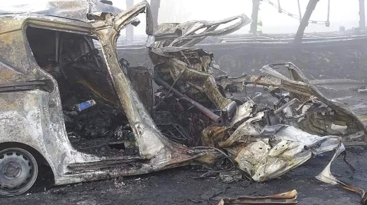 Grav accident la Comrat: Trei persoane au ars de vii într-un automobil