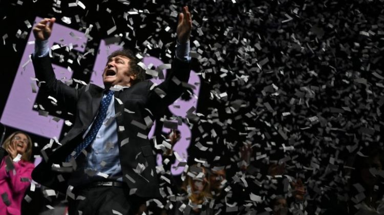 Pesosul argentinian s-a prăbușit, după ce favoritul la prezidențiale a spus că nu valorează „nici cât excrementele”