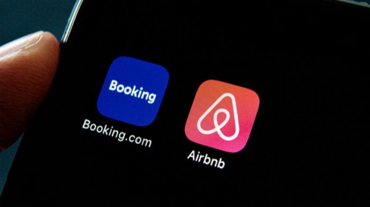 Airbnb a început să folosească inteligența artificială pentru a identifica dinainte clienții problematici