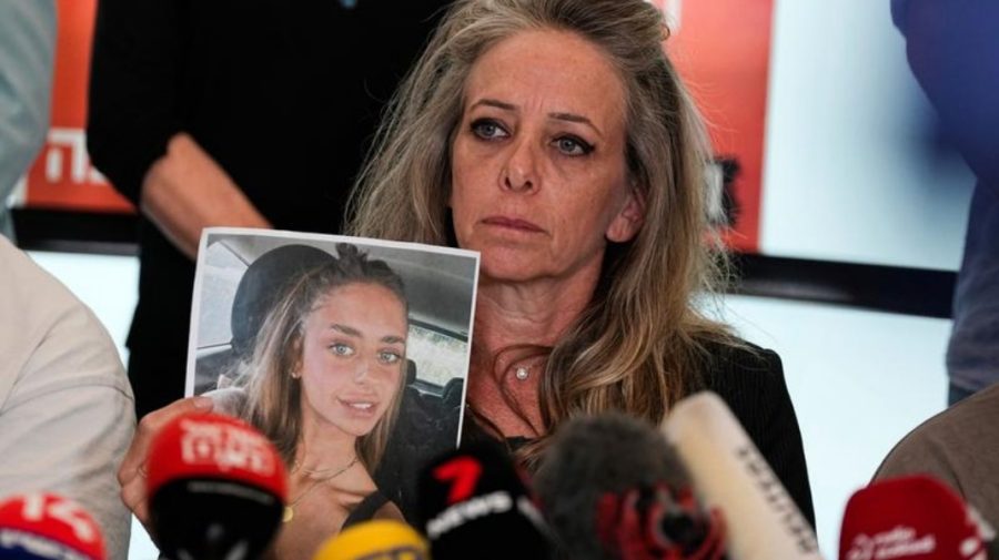 VIDEO ​„Am țipat când am văzut videoclipul”. Mama fetei ținute ostatică de Hamas face un apel disperat