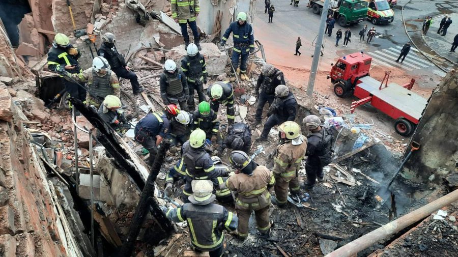 FOTO Un nou atac asupra Harkovului! Zeci de victime, un copil de 10 ani mort, iar altul de 11 luni – rănit