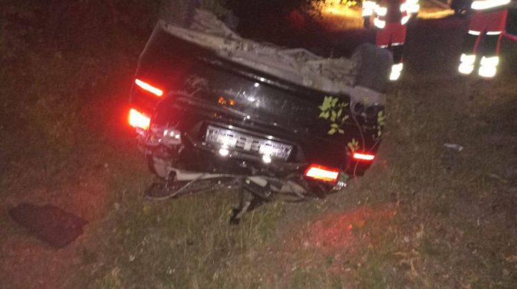 Un șofer și-a pierdut viața noaptea trecută, după ce s-a răsturnat cu BMW-ul în raionul Criuleni
