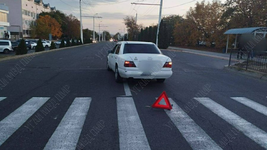 FOTO Copil de 10 ani, tamponat chiar pe trecerea de pietoni. Șoferul spune că l-a observat prea târziu