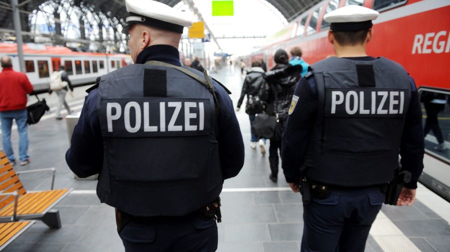 Şofer român, arestat în Germania. Motivul: A transportat 4 cetăţeni moldoveni