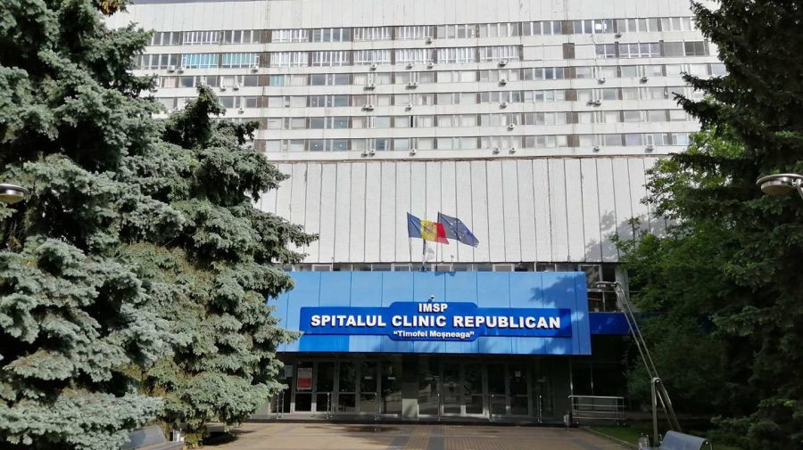 O femeie a primit a doua șansă la viață. Detalii despre o intervenție chirurgicală dificilă, efectuată la Chișinău