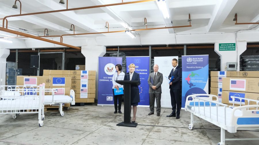 FOTO, VIDEO Paturi medicale pentru spitalele din țară. Unele sunt pentru copii, altele – pentru adulți