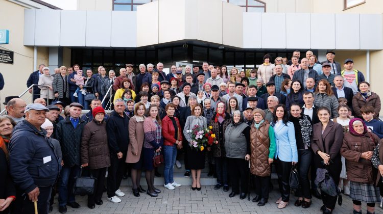 Maia Sandu a vorbit cu oamenii din comuna Vărzărești și din orașul Nisporeni! Ce le-a spus șefa statului