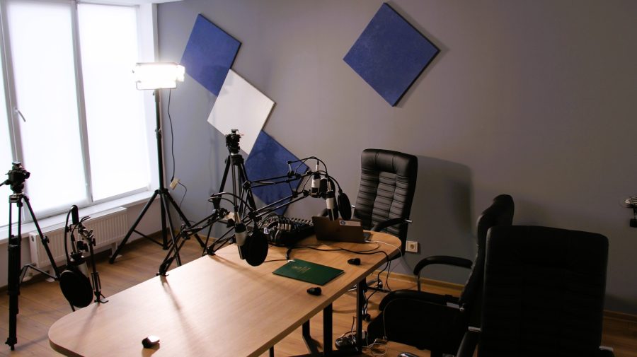 VIDEO Primul Studio de podcast, inaugurat la Facultatea de Jurnalism și Științe ale Comunicării din cadrul USM