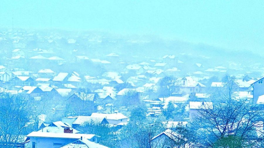 FOTO Moldovenii s-au trezit azi-dimineață cu iarna la fereastră