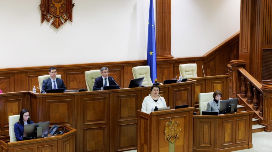 Viorica Puica, noua judecătoare a Curții Constituționale, a depus jurământul în plenul Parlamentului