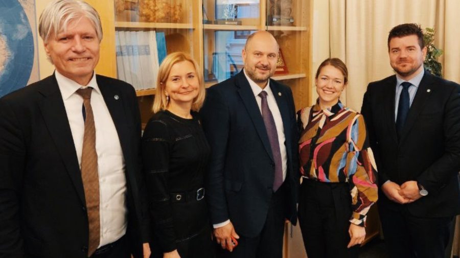 Parlicov, Coşeru şi mai mulţi oficiali guvernamentali, la Stockholm, Oslo, Reykjavík şi Helsinki. Ce fac acolo?