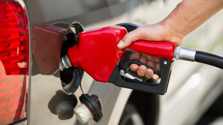 Benzina și motorina, tot mai ieftine. Ce prețuri avem astăzi la carburanți