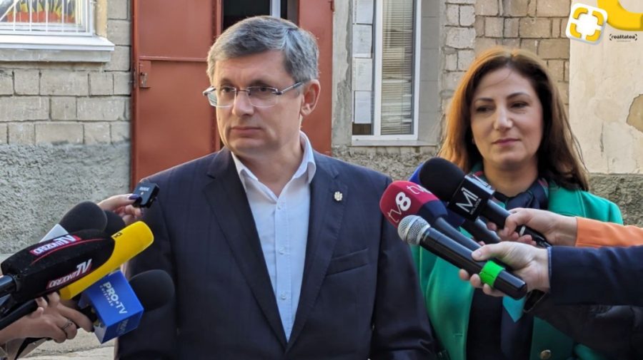 Grosu și soția: „Am votat primari și consilieri care să ne reprezinte, nu pentru cei care ne vând cu 30 de arginți”