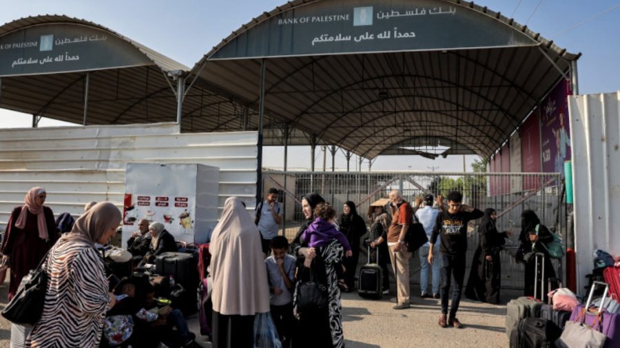 Presa română scrie că evacuarea din Gaza a 51 de cetățeni români a fost amânată