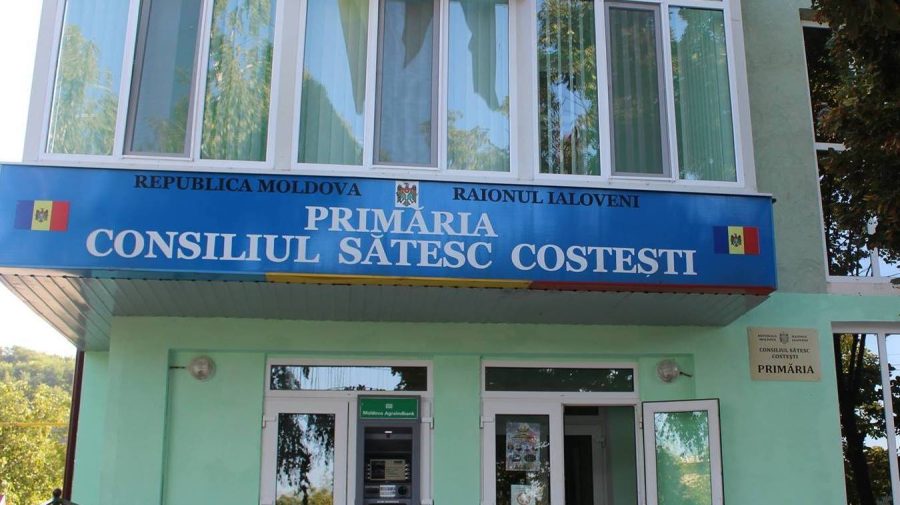 Fără brad? Primăria Costești vrea un complex decorativ de 380 mii de lei, așa cum este în imagine, dar nu are bani